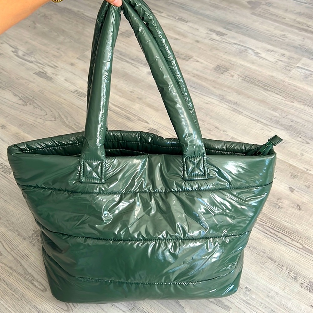 Gap Puffer bag! 💚🍃